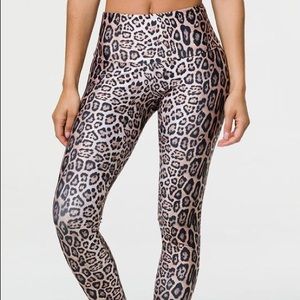 Onzie High Rise Leopard Leggings
